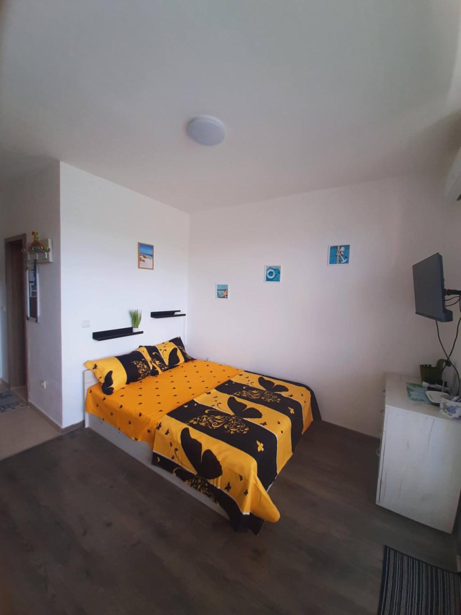 Apartment-Studio Daisy In Kiwi Gardens Complex เบียลา ภายนอก รูปภาพ