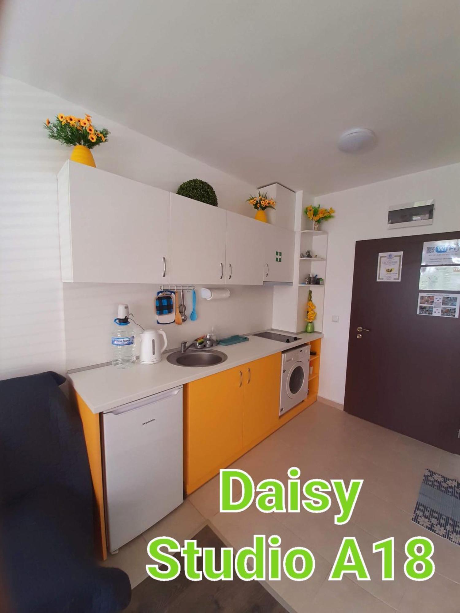 Apartment-Studio Daisy In Kiwi Gardens Complex เบียลา ภายนอก รูปภาพ