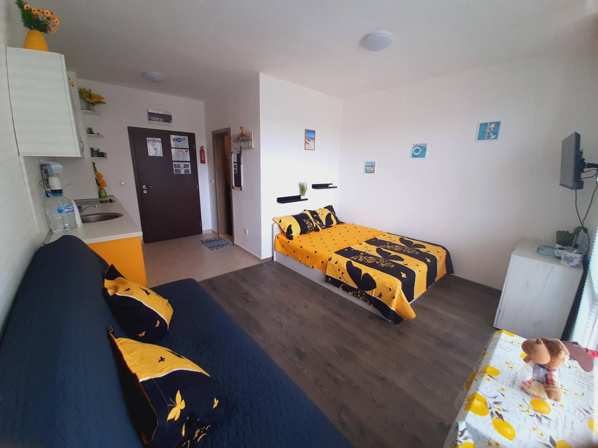 Apartment-Studio Daisy In Kiwi Gardens Complex เบียลา ภายนอก รูปภาพ